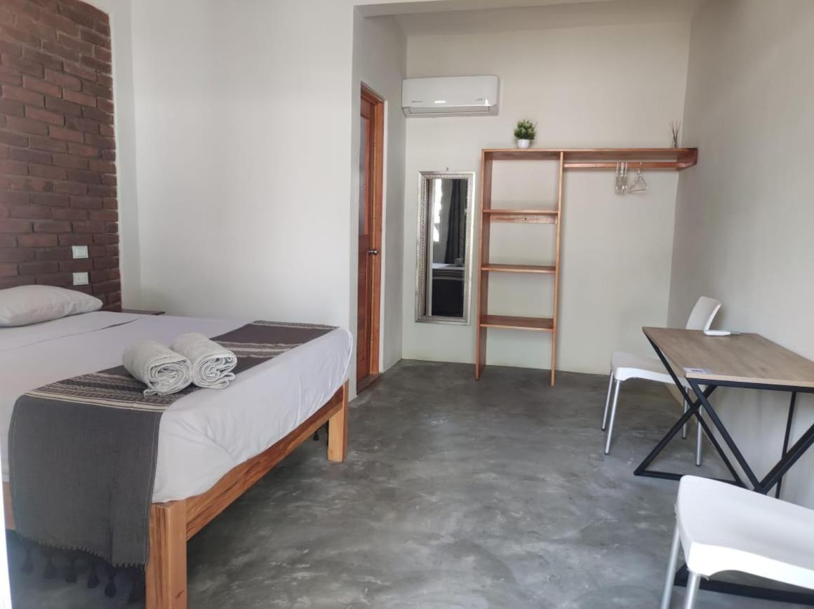 Casa Sixta A 7Min Del Aeropuerto Internacional Pmx Y 2 Cuadras Terminal Autob Ado Hotel Puerto Escondido  Bagian luar foto